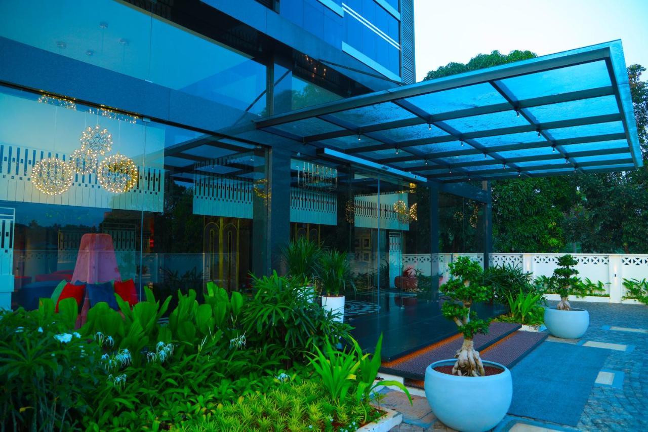 Noah Sky Suites Kochi Eksteriør billede