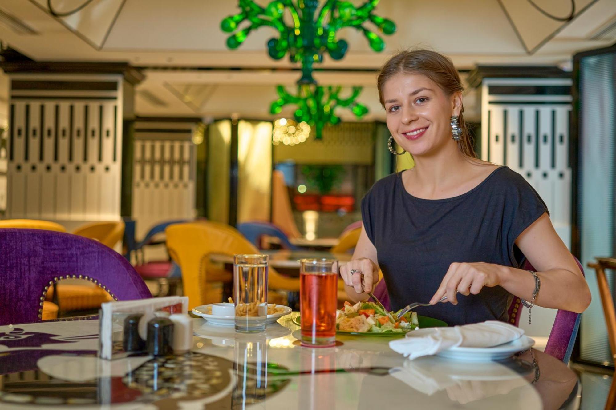 Noah Sky Suites Kochi Eksteriør billede